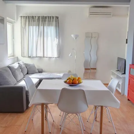 公寓 Apartman Pula *